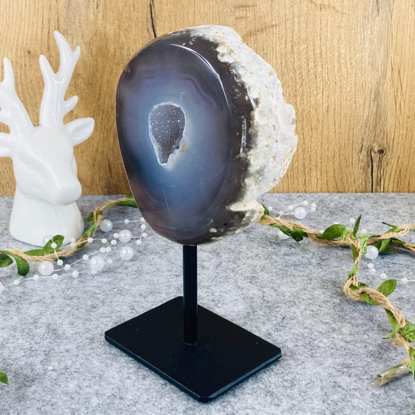 Ahat na podstavku #02