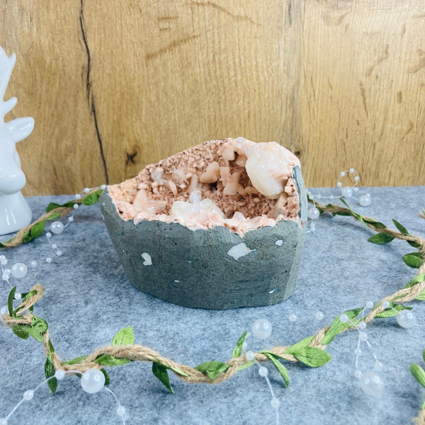 Heulandit geoda s stilbitom #02