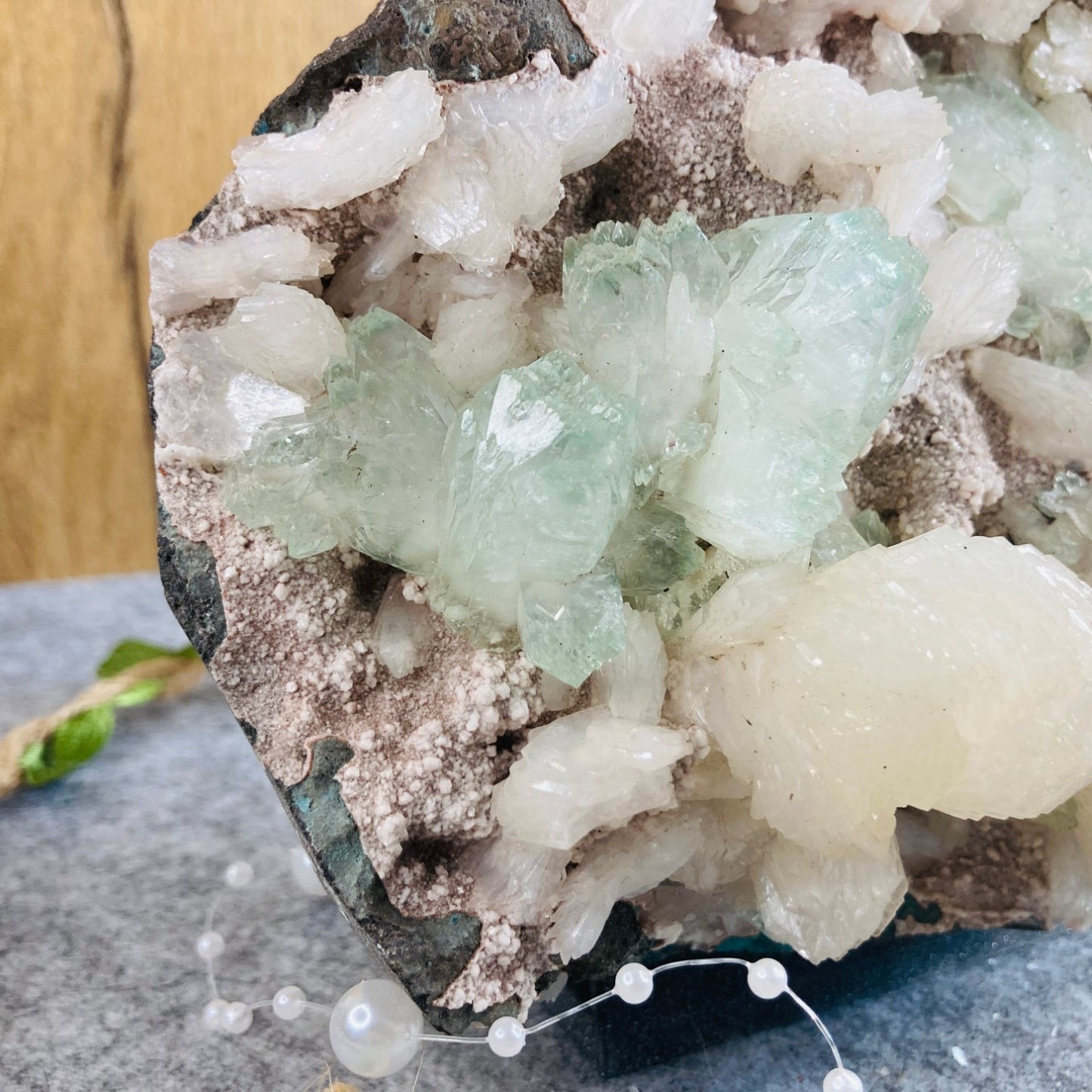 Zeleni apofilit s stilbitom #01