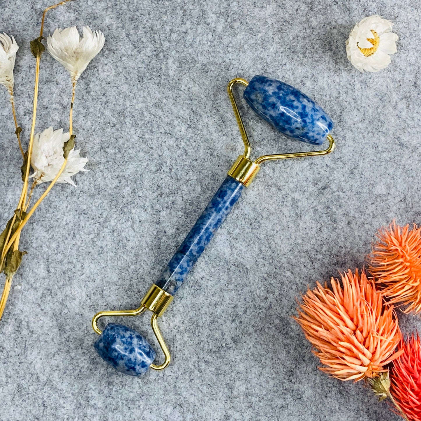 Valjček za masažo obraza - face roller