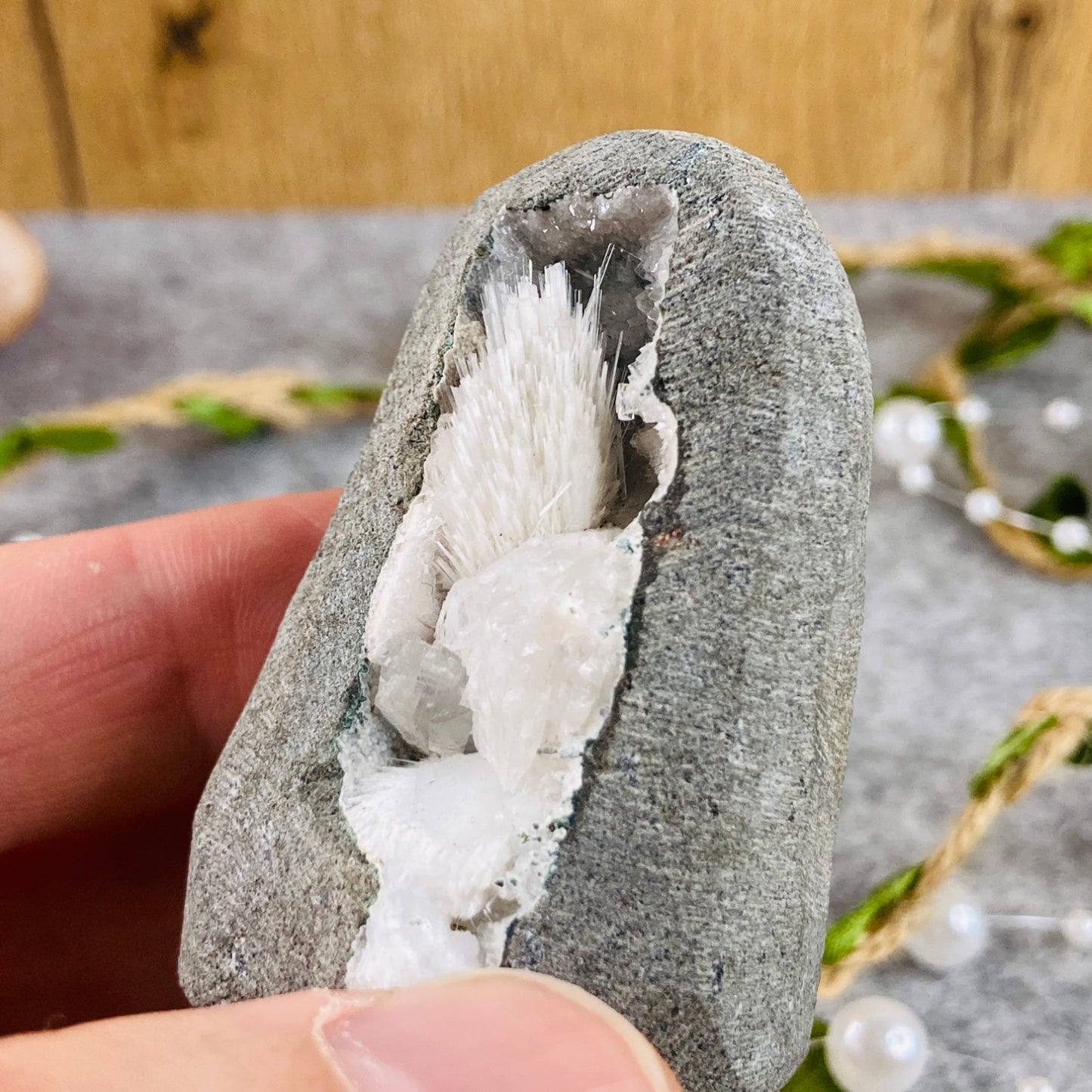 Skolecit v bazaltu #01