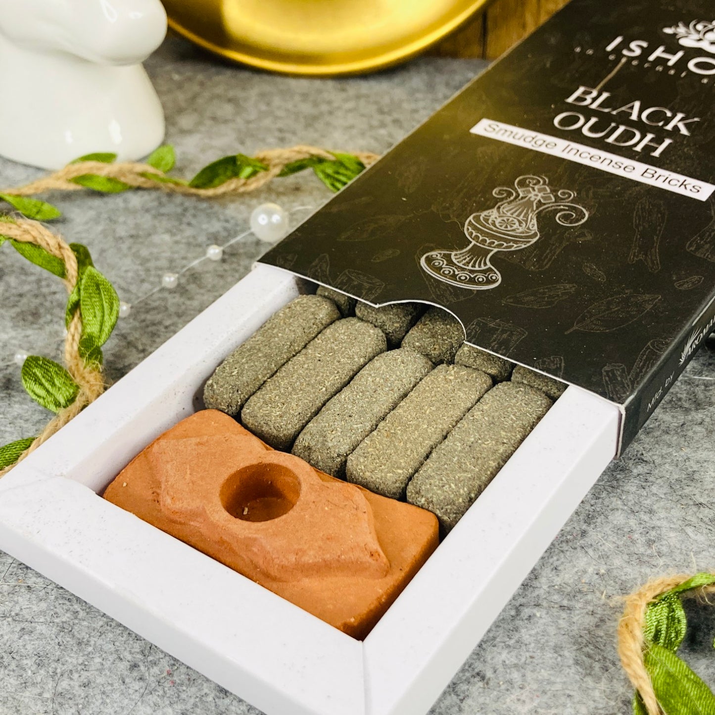 Black Oudh - Ishom kadilne opeke