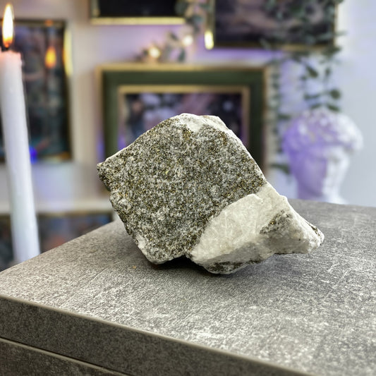 Sladkorni dolomit s piritom #01