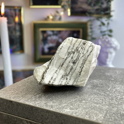 Sladkorni dolomit s piritom #01