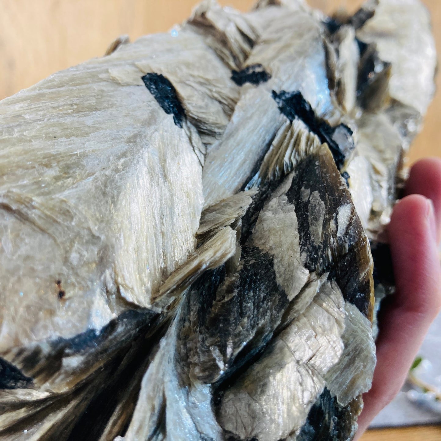 Muskovit s turmalinom (2,6 kg)