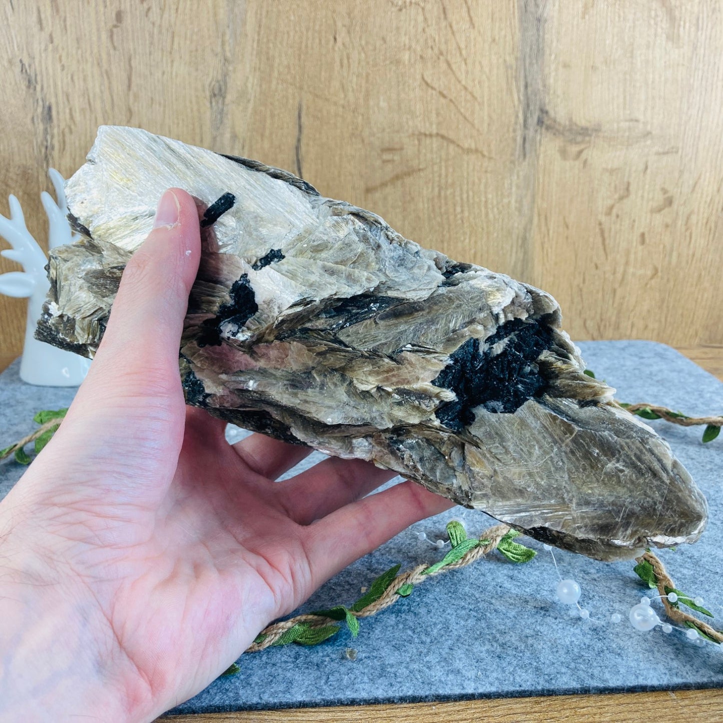 Muskovit s turmalinom (2,6 kg)