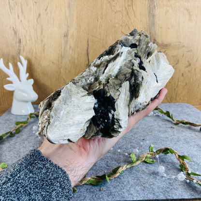 Muskovit s turmalinom (2,6 kg)